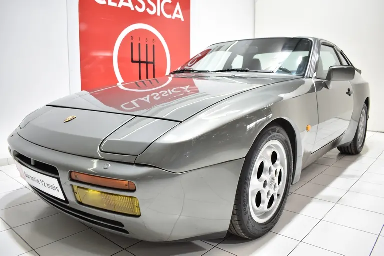 Porsche 944 Turbo 16