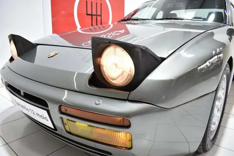 Porsche 944 Turbo 15