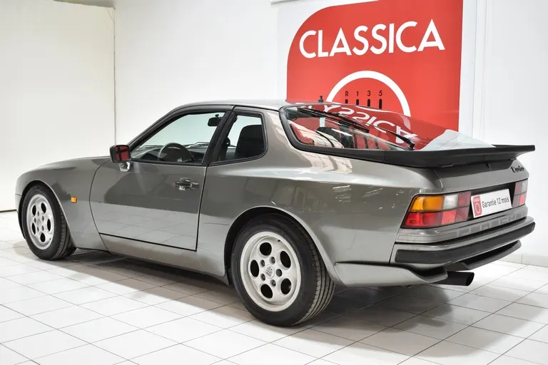 Porsche 944 Turbo 3