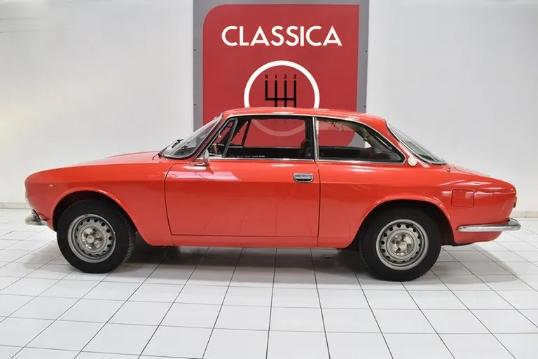 Alfa Romeo 1300 Coupé GT Junior 4