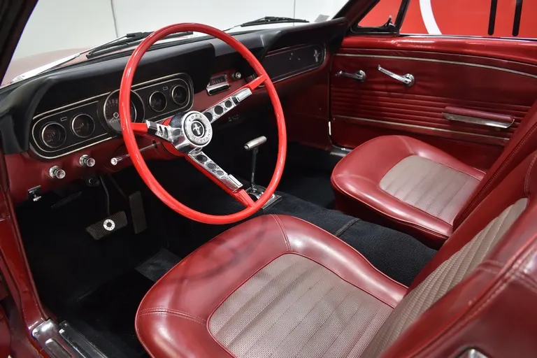 Ford Mustang 289 Ci Cabriolet 8