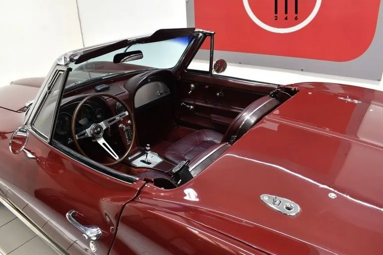 Chevrolet Corvette C2 Cabriolet 21