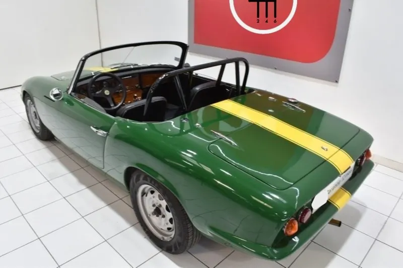Lotus Elan S1 18
