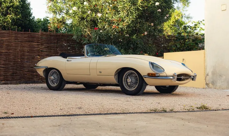 Jaguar E-Type 3.8 Roadster Outside Bonnet Lock 2