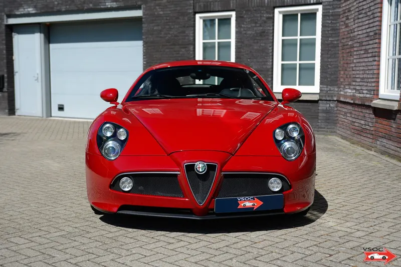 Alfa Romeo 8C Competizione 4
