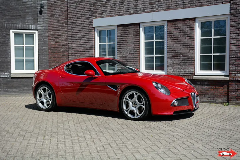 Alfa Romeo 8C Competizione 2