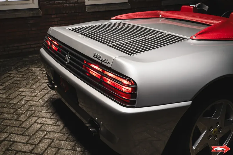 Ferrari 348 Spider 4