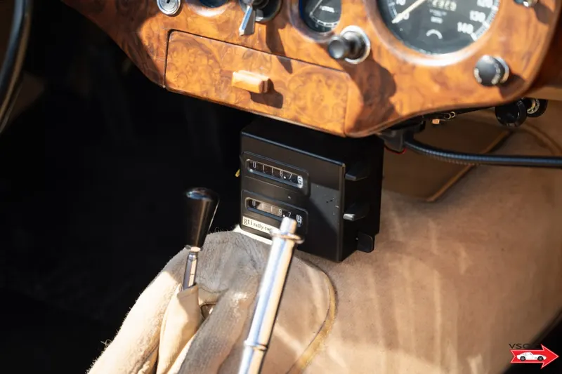 Jaguar XK140 Drophead Coupe black-tan 12