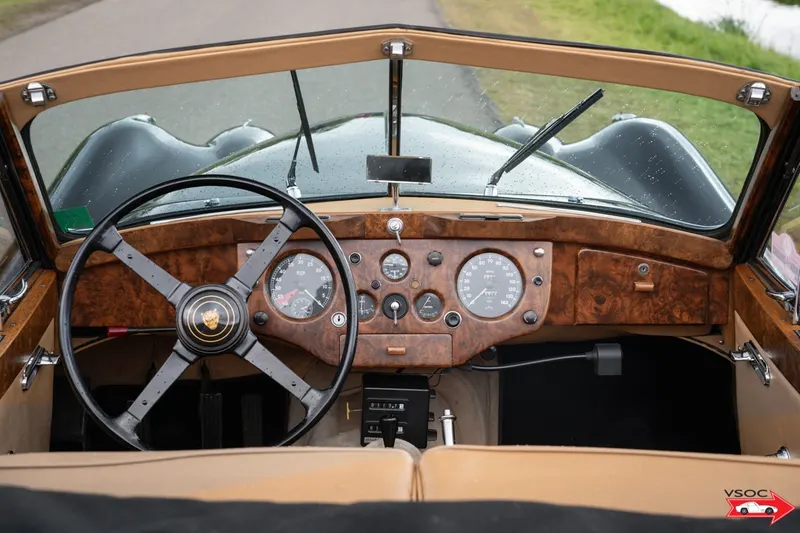 Jaguar XK140 Drophead Coupe black-tan 11