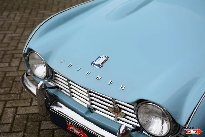 Triumph TR4 'Powder Blue' 5