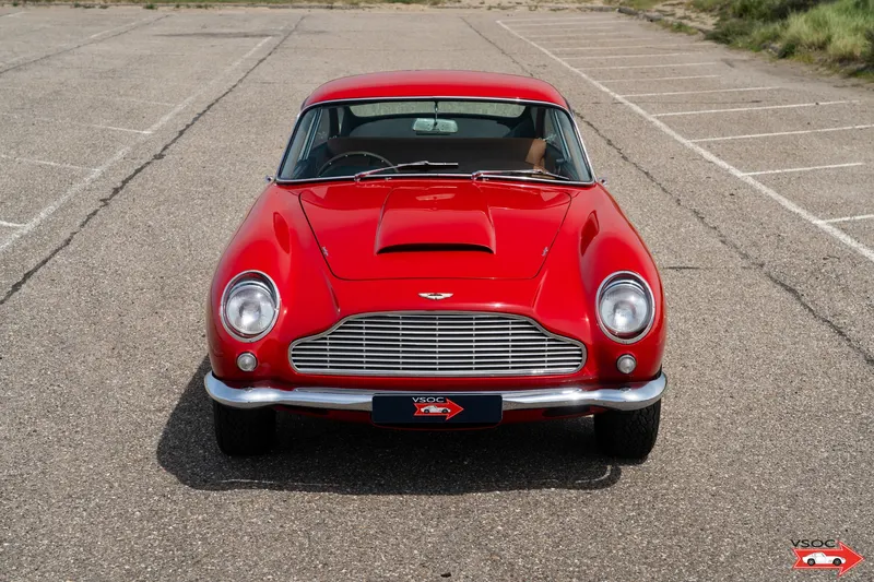 Aston Martin DB4 Series V Vantage 10