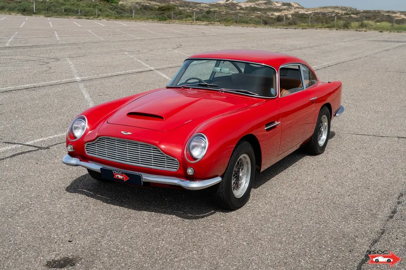 Aston Martin DB4 Series V Vantage 8