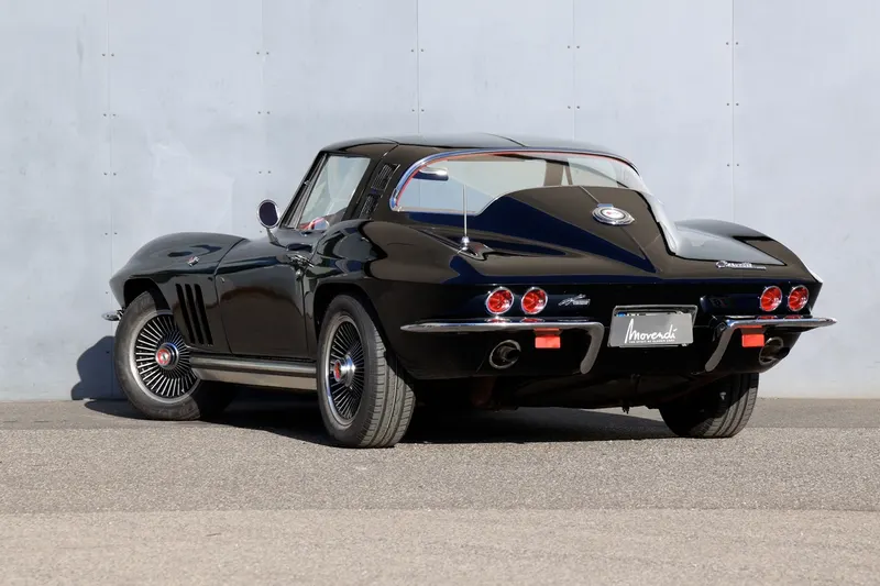 Chevrolet Corvette C2 Sting Ray 11