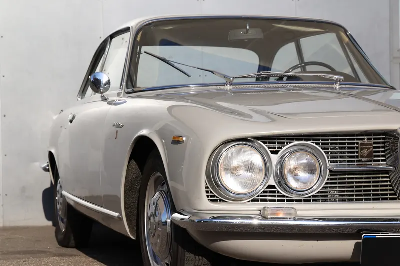Alfa Romeo 2000 Sprint Coupé 8