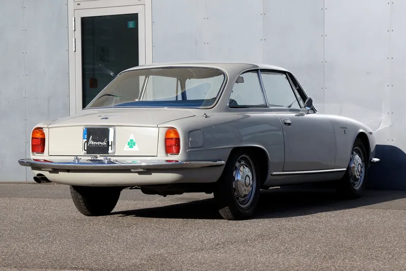 Alfa Romeo 2000 Sprint Coupé 13