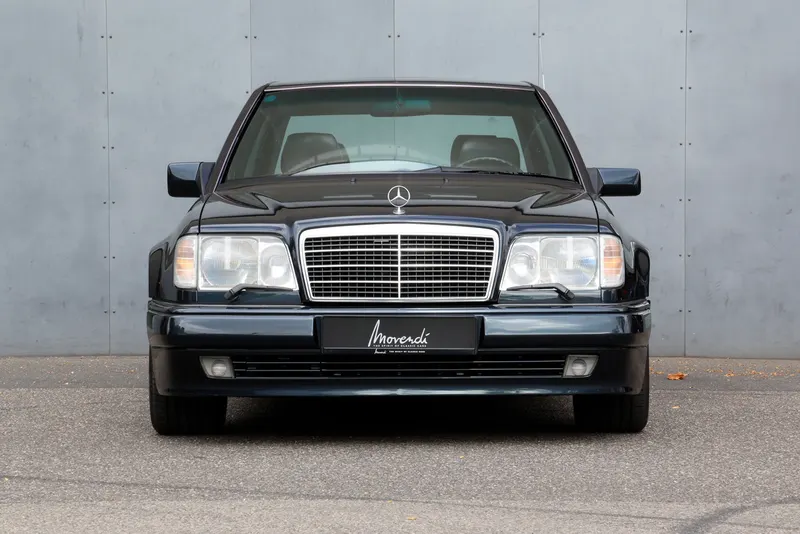 Mercedes-Benz E500 13