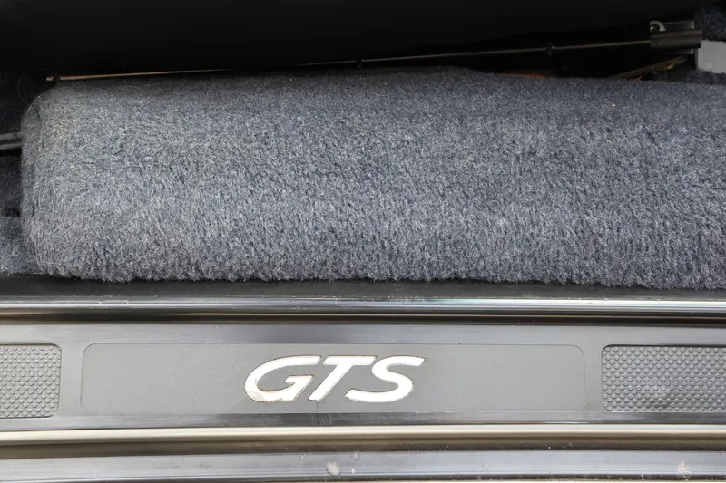 Porsche 928 GTS 3