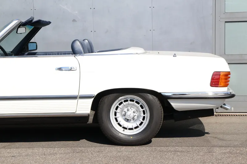 Mercedes-Benz 450 SL R107 8