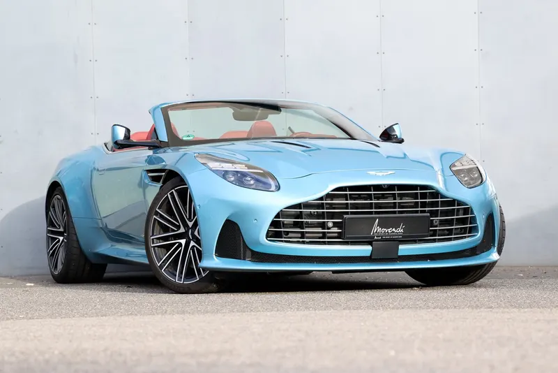 Aston Martin DB12 Volante 5