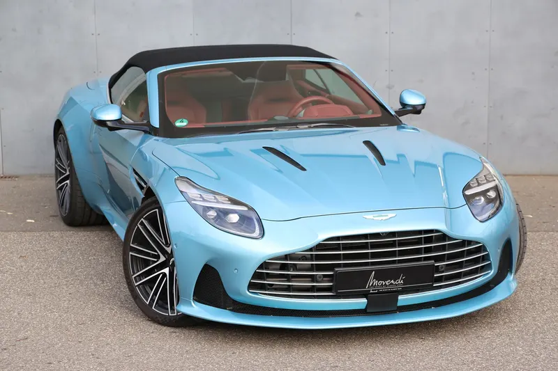 Aston Martin DB12 Volante 2