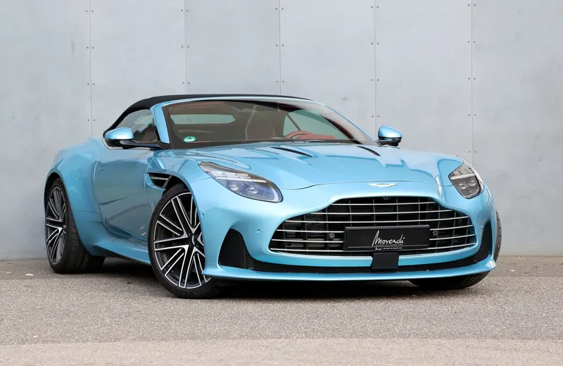 Aston Martin DB12 Volante 3
