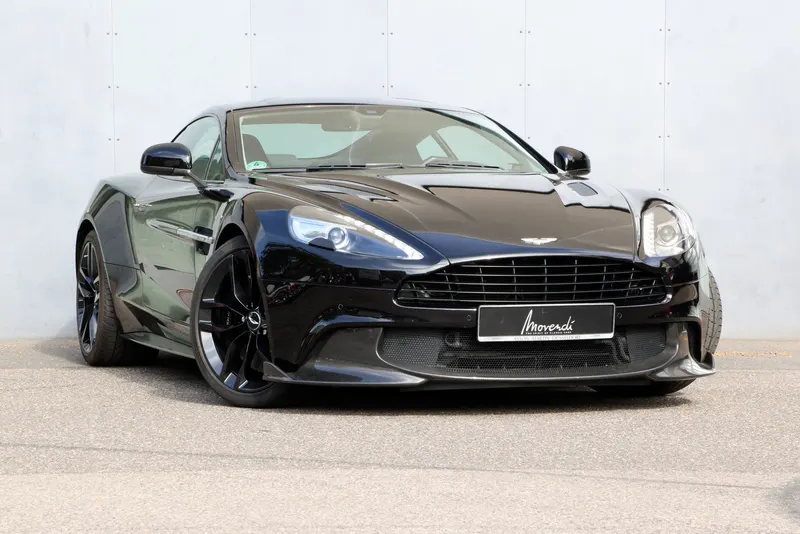 Aston Martin Vanquish S 6