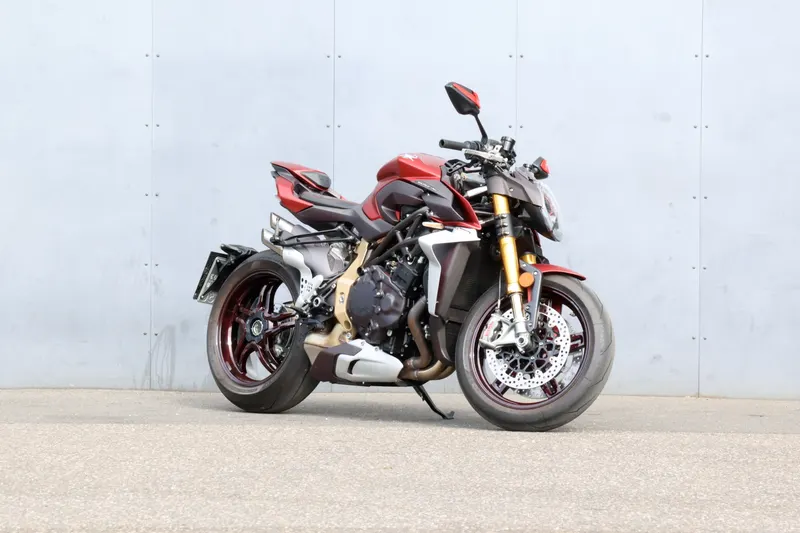 Agusta Brutale 1000 Serie Oro 5