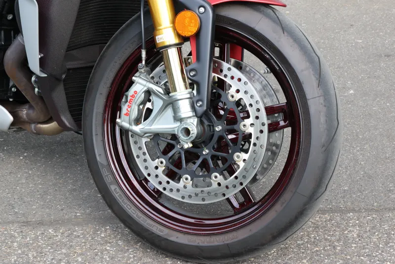 Agusta Brutale 1000 Serie Oro 9