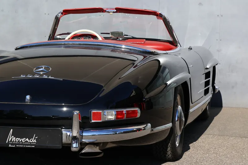 Mercedes-Benz 300 SL Roadster 13