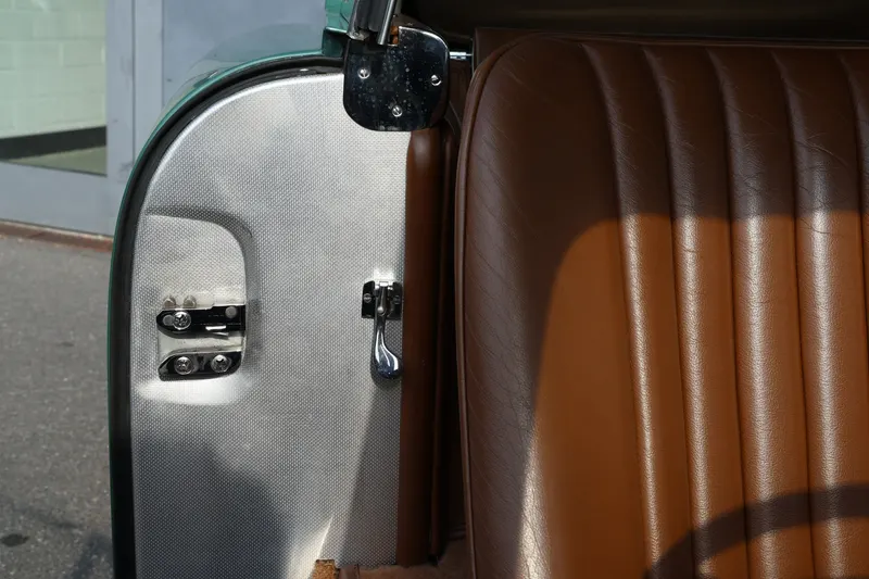 Aston Martin DB 2/4 MK III 2-Door Coupé 3