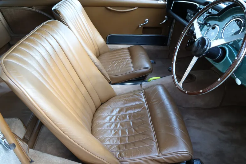 Aston Martin DB 2/4 MK III 2-Door Coupé 7