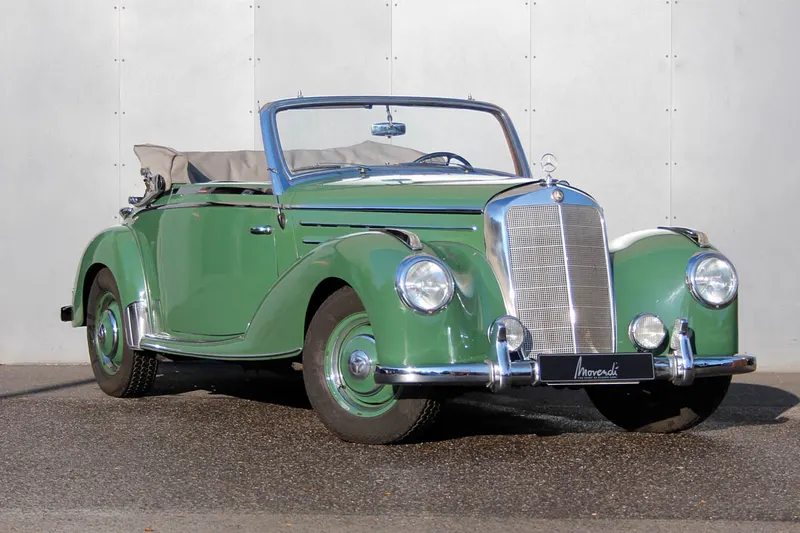 Mercedes-Benz 220 Cabriolet A 10