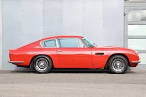 Aston Martin DB6 Saloon 8
