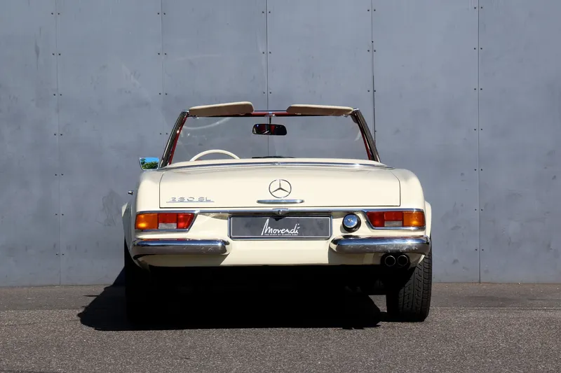 Mercedes-Benz 280 SL Pagode 8