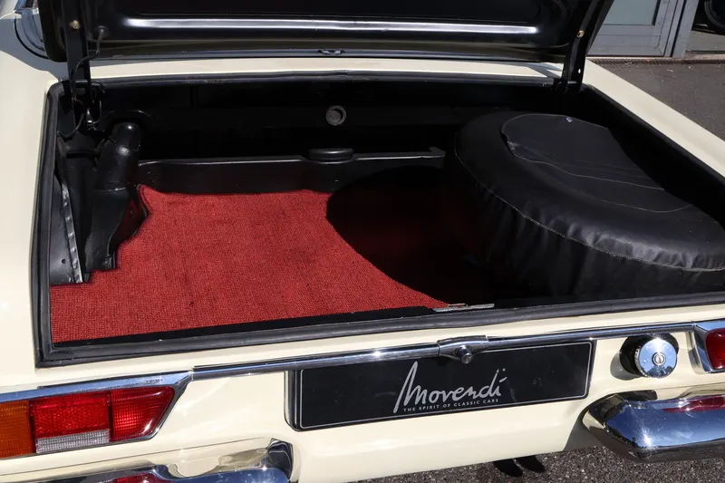 Mercedes-Benz 280 SL Pagode 11