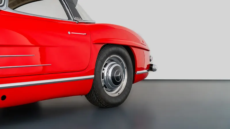Mercedes-Benz 300SL Roadster 13