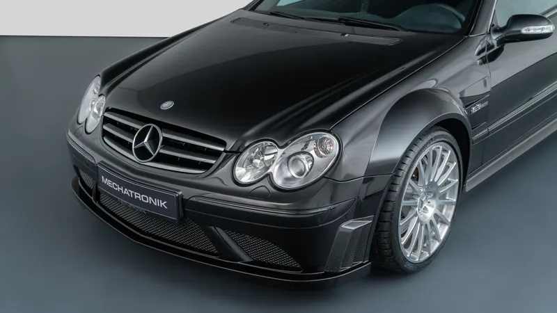 Mercedes-Benz CLK 63 AMG Black Series 11