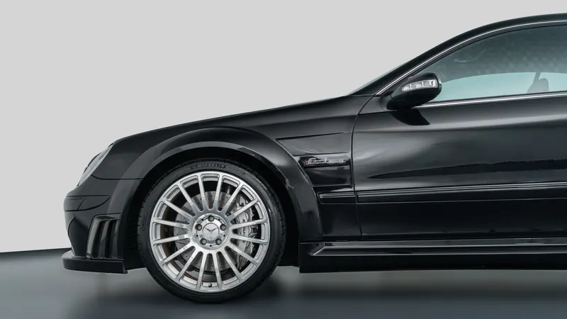 Mercedes-Benz CLK 63 AMG Black Series 8