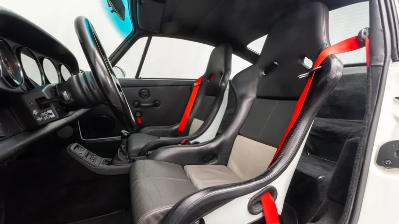 Porsche 911 (964) Carrera RS 3.8 4