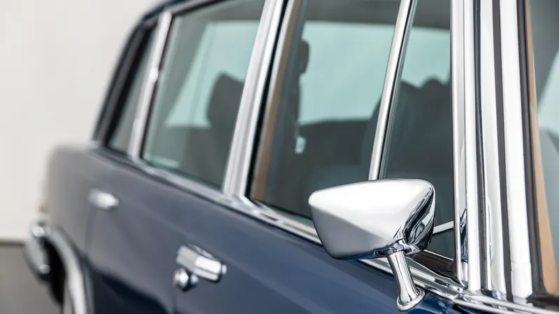 Mercedes-Benz W100 600 SWB 8
