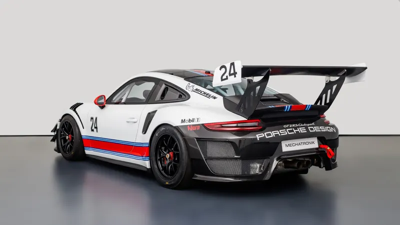 Porsche 911 (991.2) GT2 RS Clubsport 3