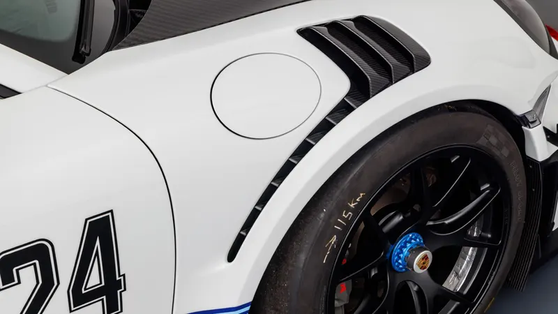 Porsche 911 (991.2) GT2 RS Clubsport 12