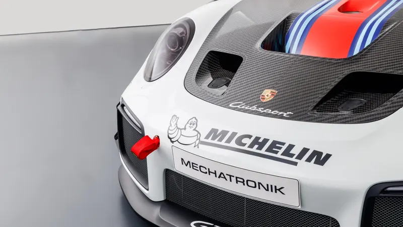 Porsche 911 (991.2) GT2 RS Clubsport 8