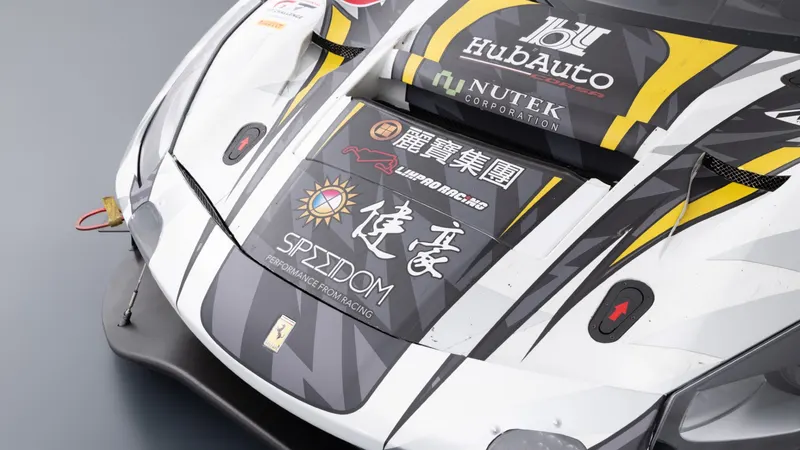 Ferrari 488 GT3 Evo 10