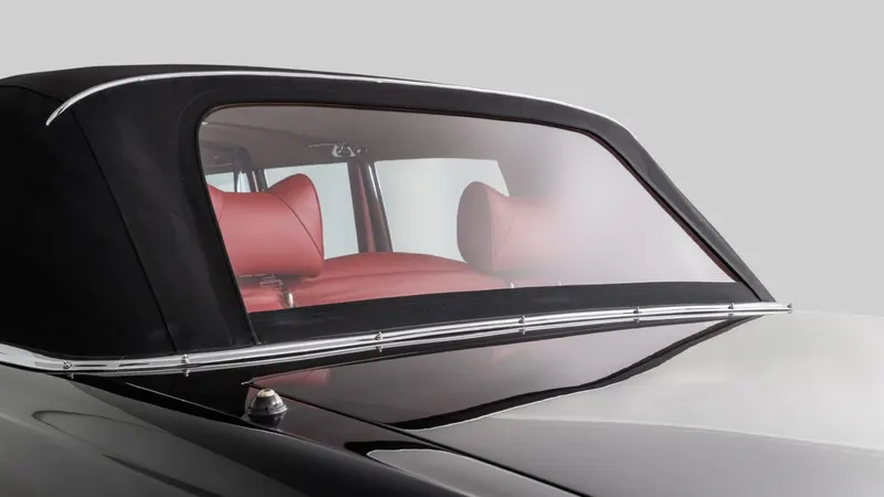 Mercedes-Benz W100 600 Pullman Landaulet 12