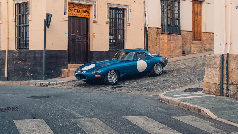 Jaguar E-Type Lightweight 4