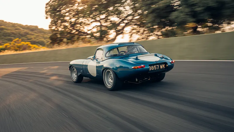 Jaguar E-Type Lightweight 2