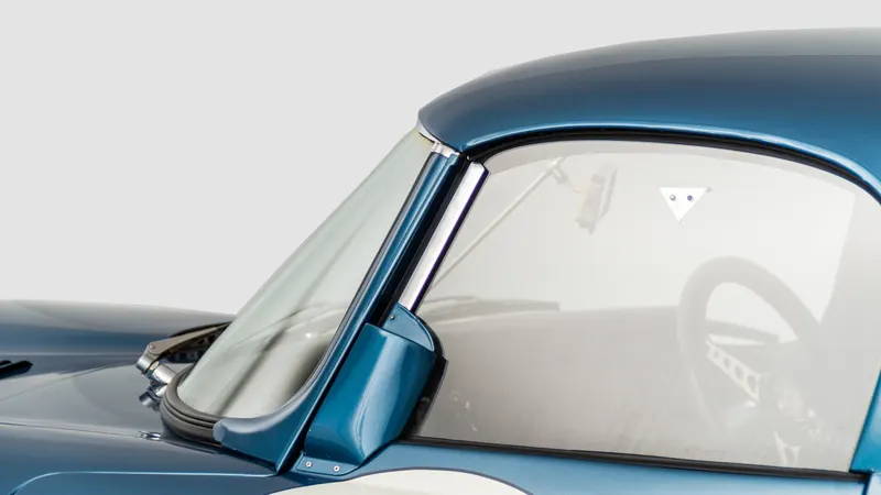 Jaguar E-Type Lightweight 11