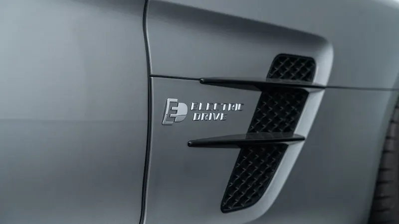 Mercedes-Benz SLS AMG Electric Drive 13