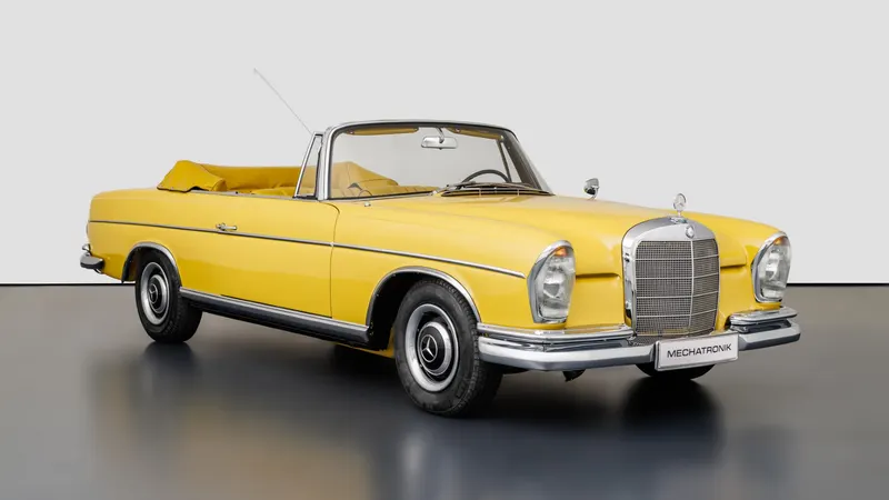 Mercedes-Benz W112 300 SE Cabriolet 2